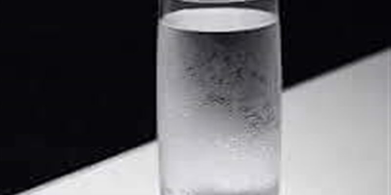 صورة تناول الماء يقلل من الإصابة بـ فيروس كورونا