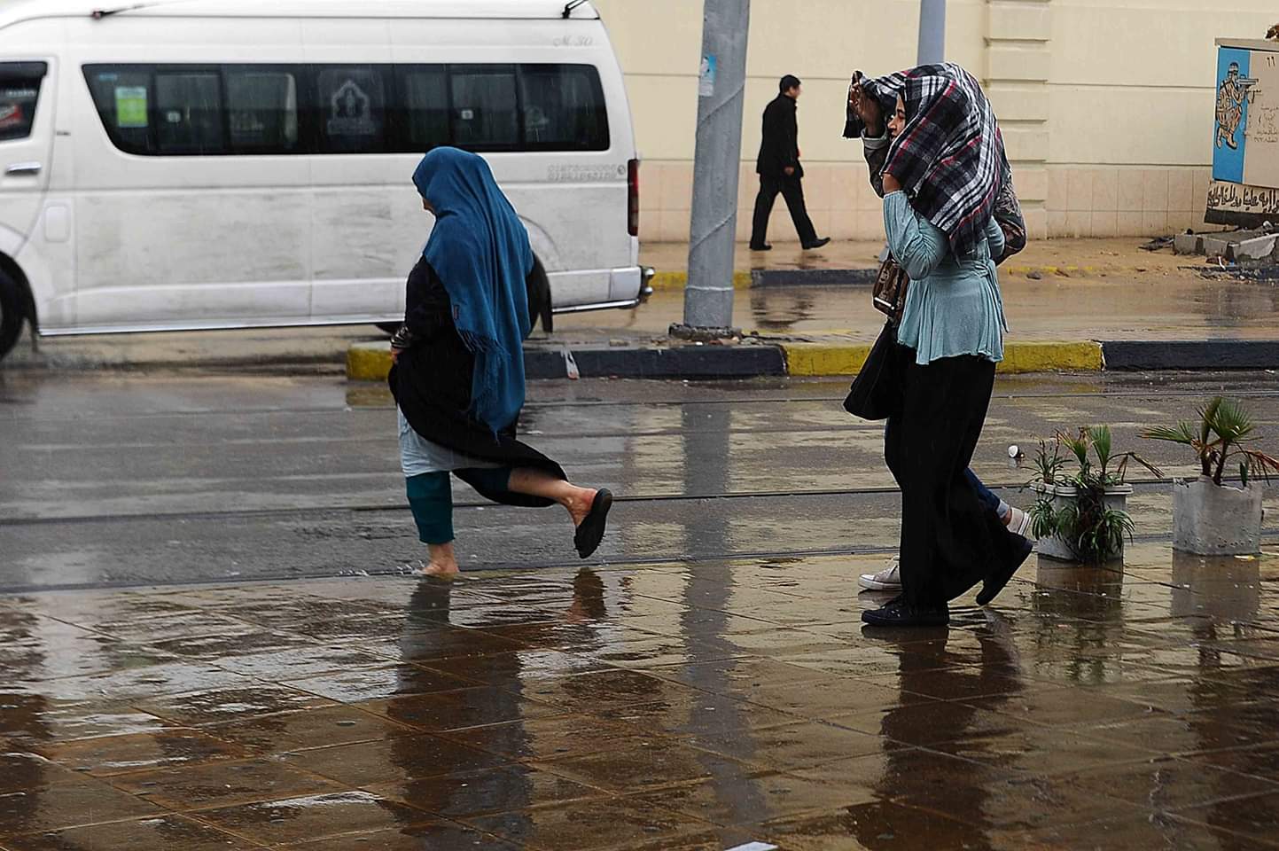 أمطار رعدية ومنخفض جوي.. موجة طقس سيىء تضرب مصر غدًا